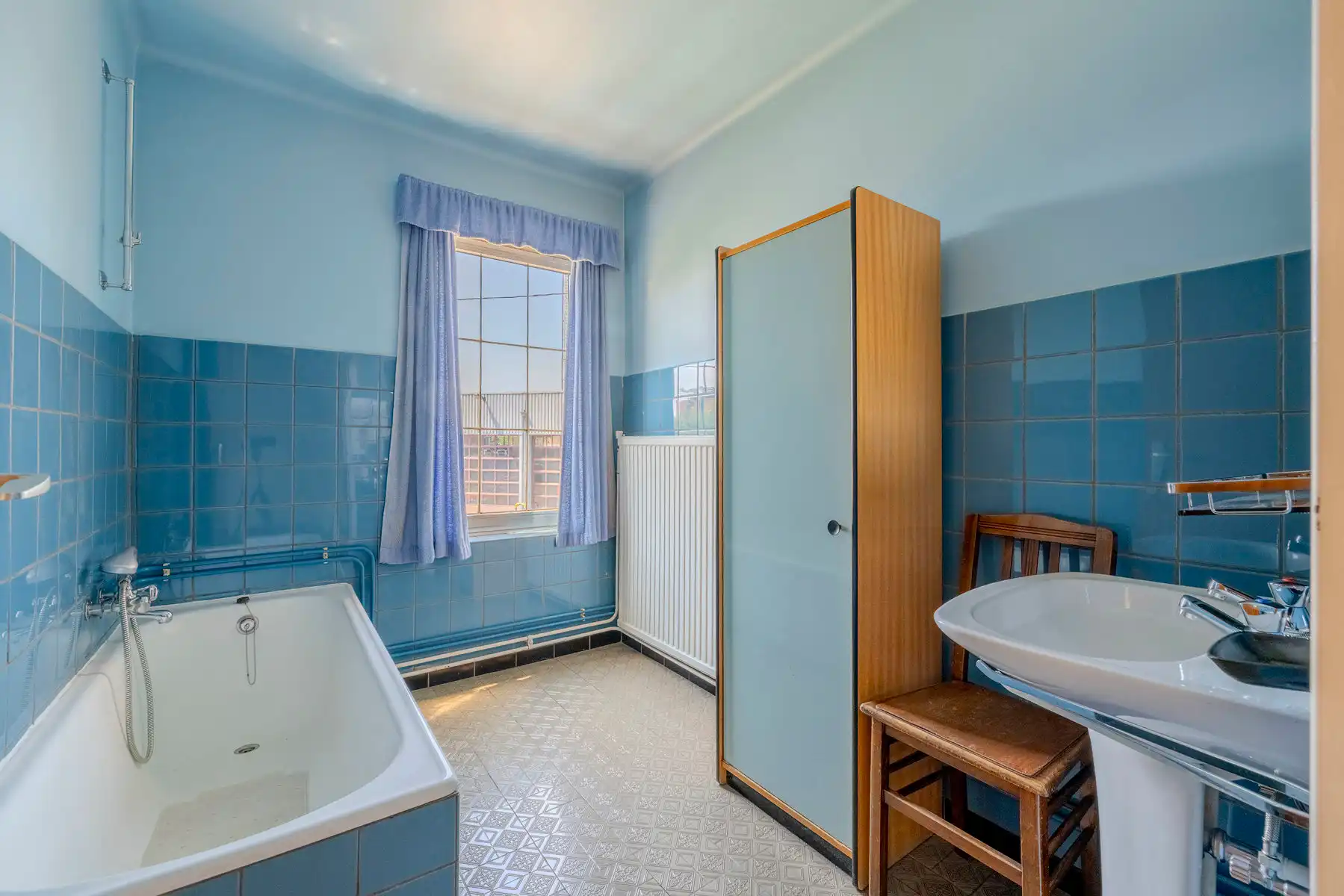 Te renoveren woning met veel potentieel op rustige locatie foto 20