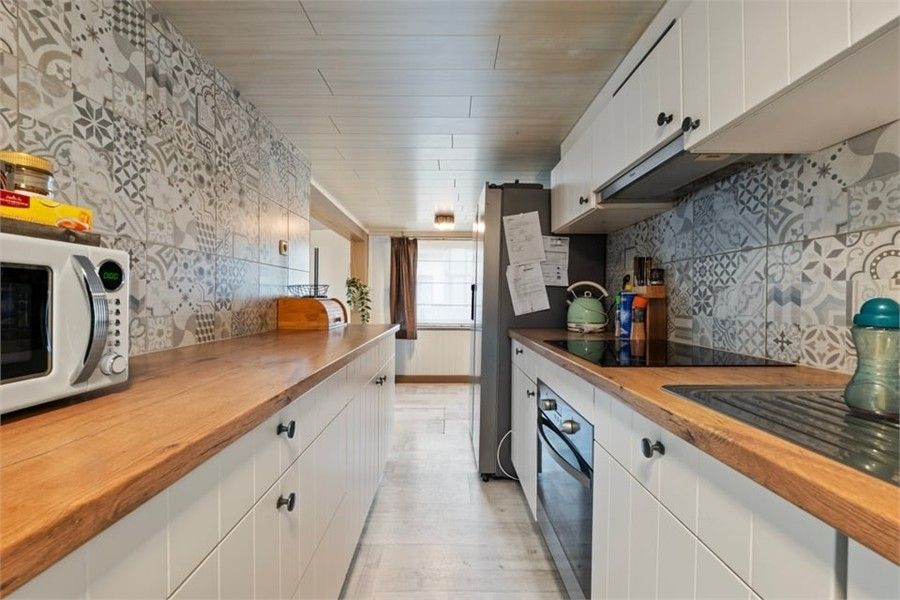 CHARMANTE GEZINSWONING OP EEN RUIM PERCEEL IN BUVINGEN foto 14