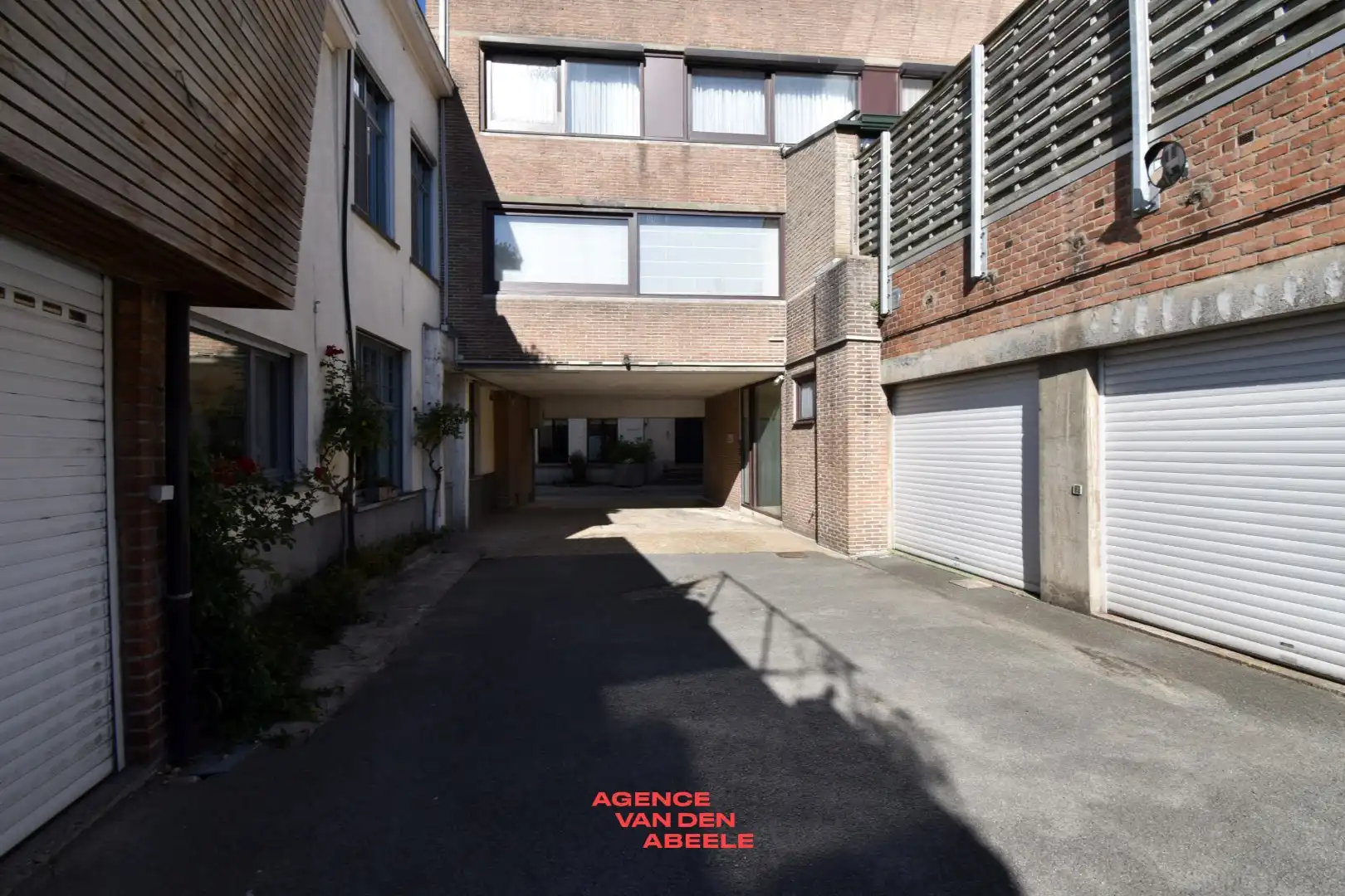 Klassevolle woning met 3 slaapkamers en tuin te Brugge  foto 26