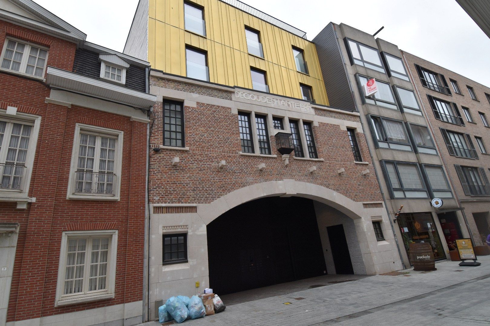 Luxe 1 slaapkamer appartement met terras in centrum Kortrijk foto 11