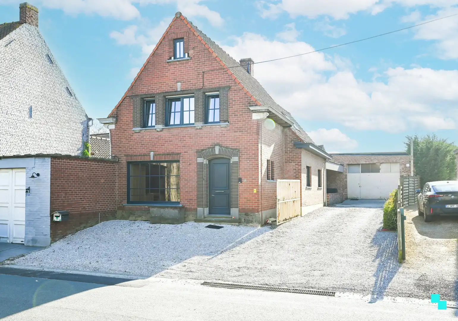 Gerenoveerde, veelzijdige woning in Anzegem foto 2