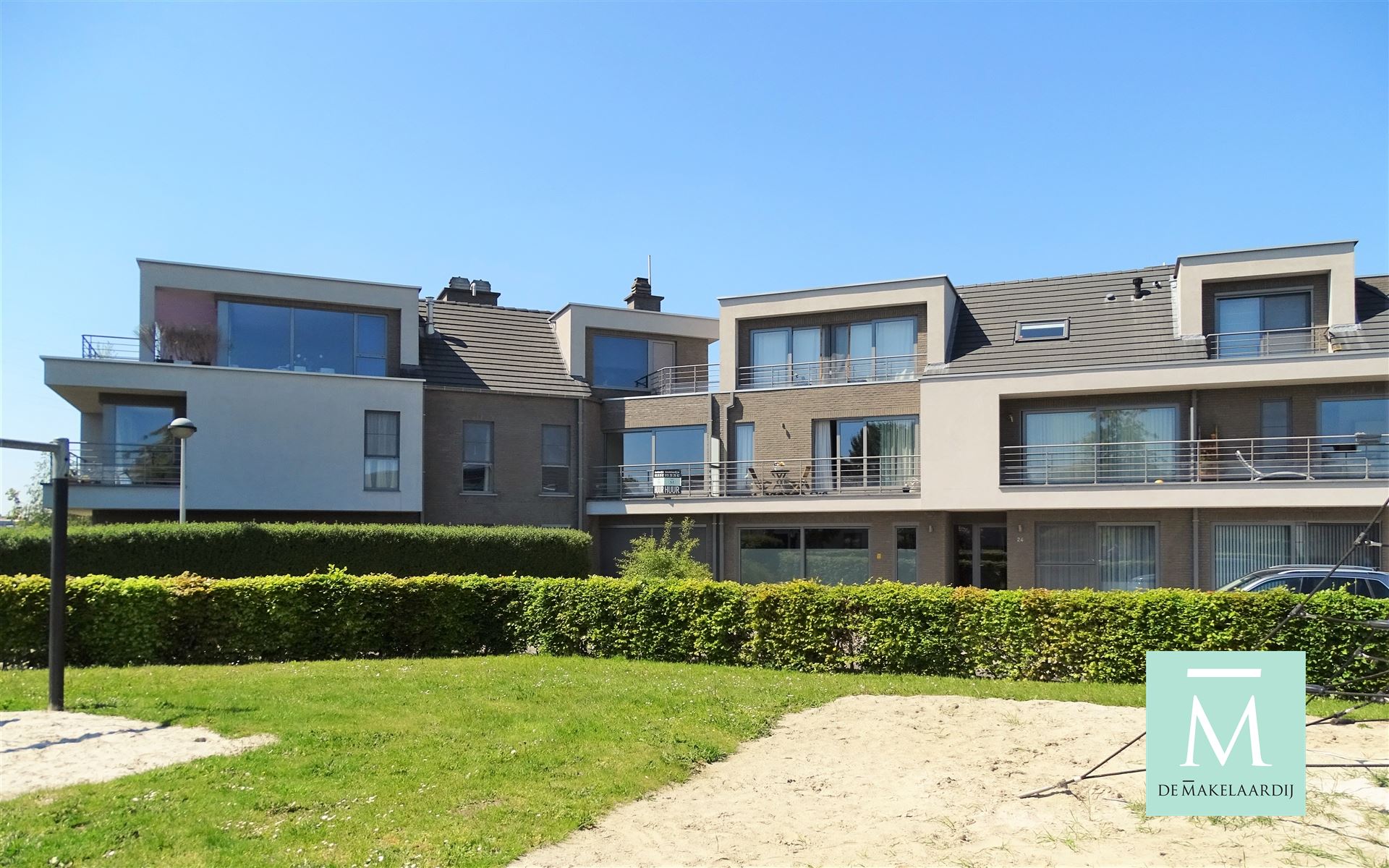 Instapklaar luxeappartement met 3 slaapkamers en dubbele garagebox. foto 15