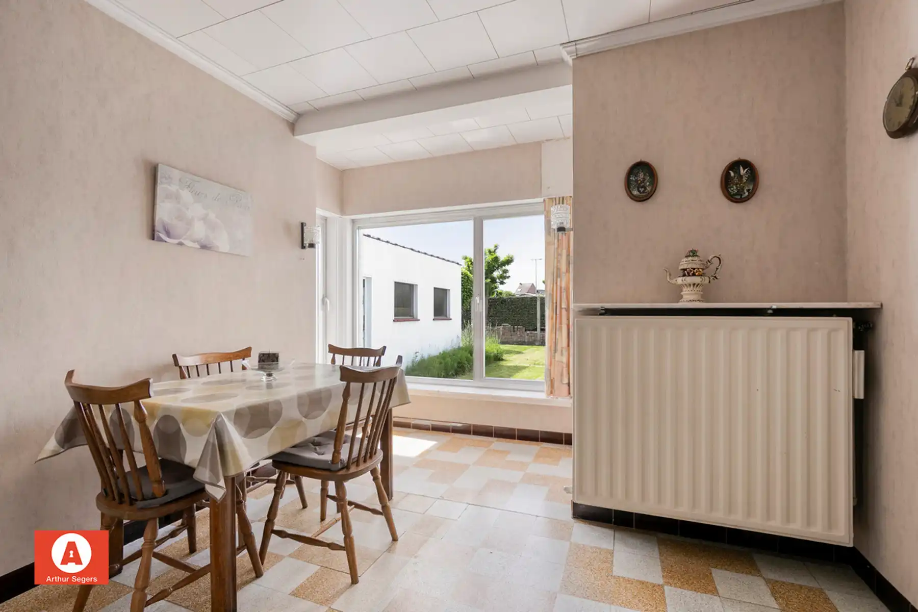 Te renoveren woning in doodlopende straat foto 7