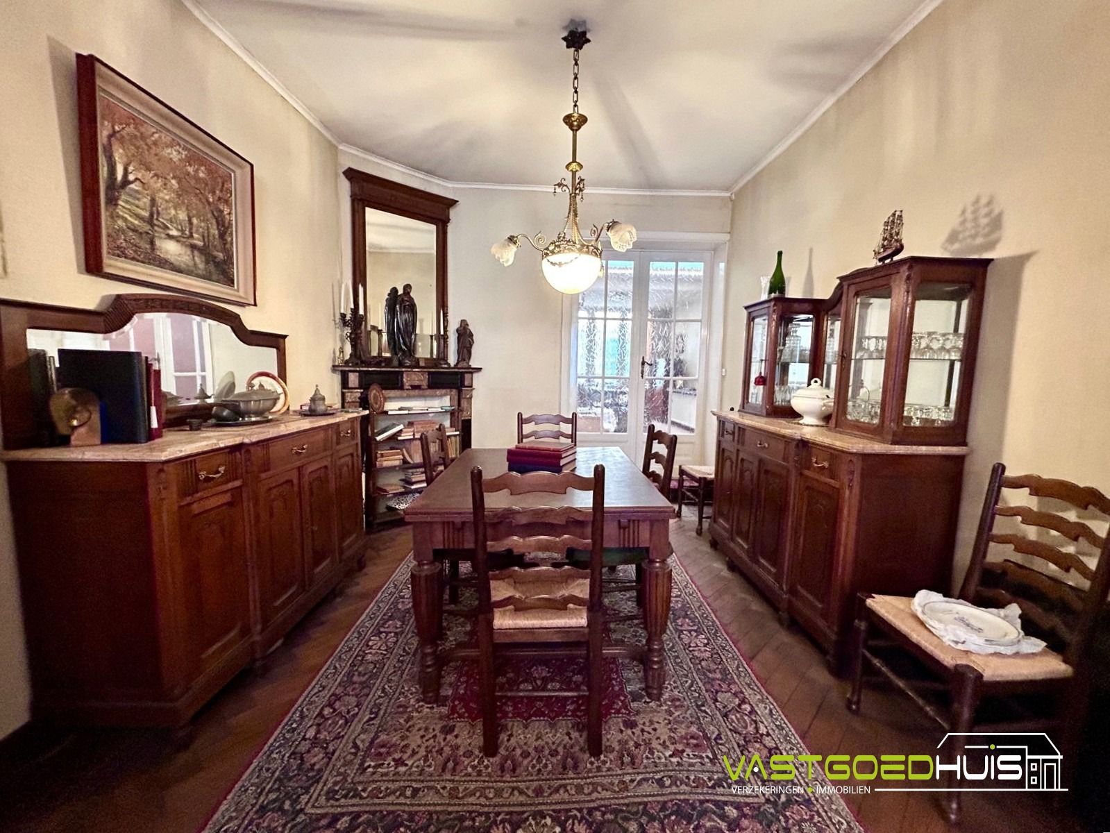 Karaktervolle, gesloten bebouwing met tuin en garage! foto 8