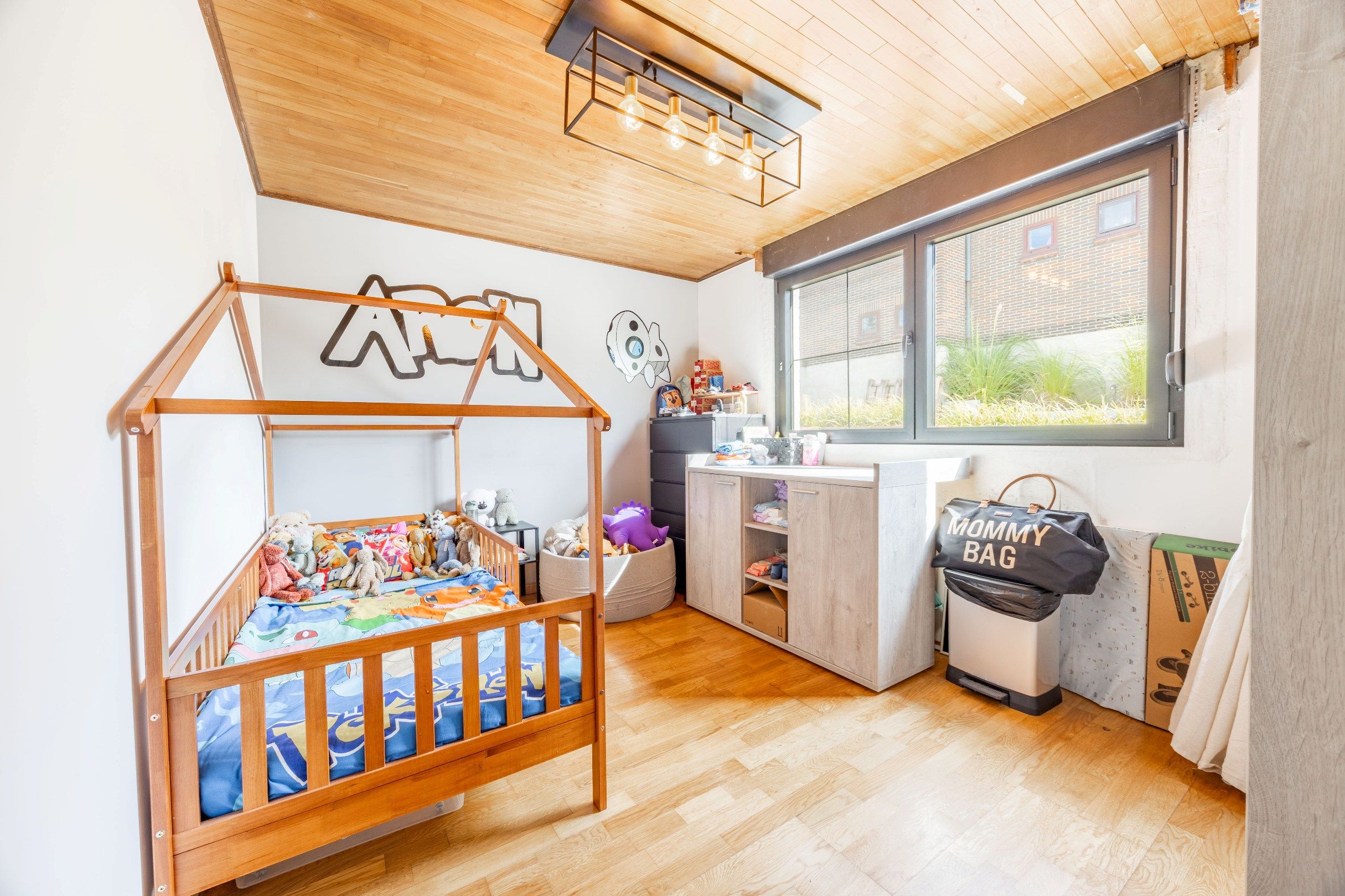 ALLEENSTAANDE GELIJKVLOERSE WONING MET MAGAZIJN EN COMMERCIELE RUIMTE foto 16