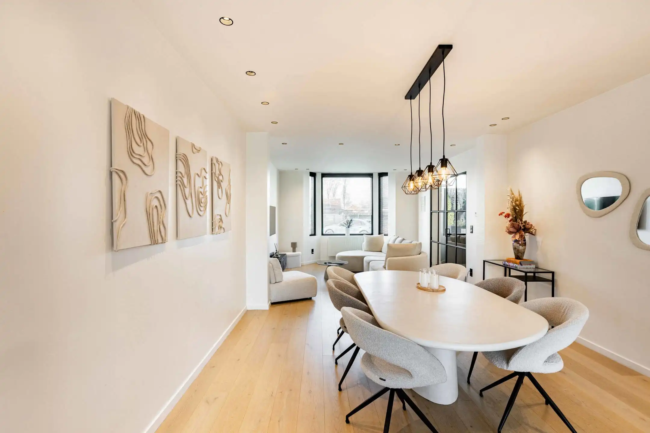 Energiezuinige en kwalitatief afgewerkte woning met 3 slpks foto {{pictureIndex}}