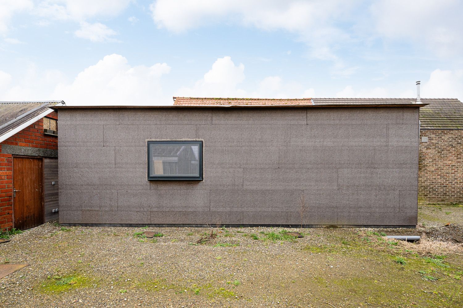 Af te werken woning op een rustig en door groen omgeven locatie! foto 7