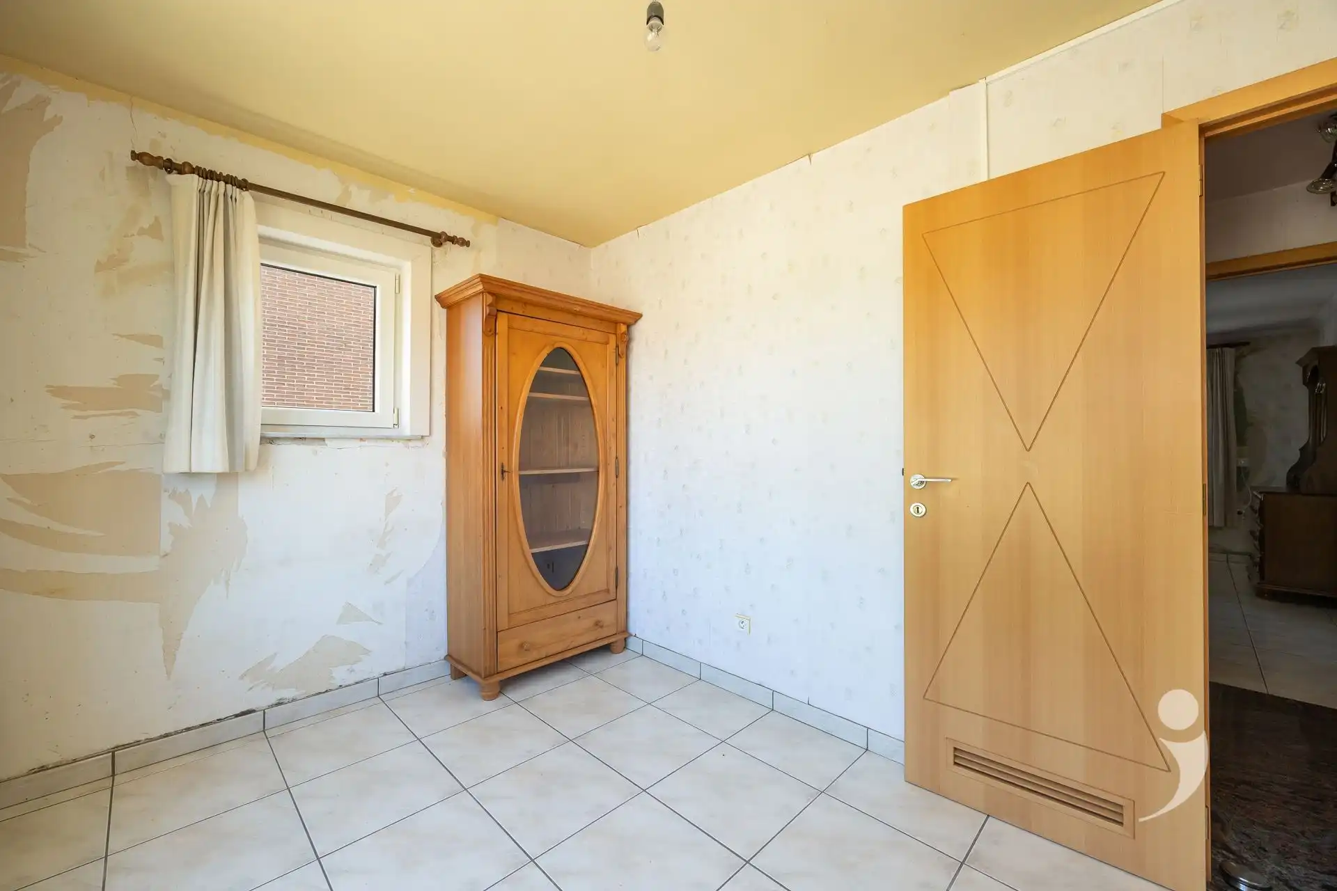 Te renoveren woning op een zonnig perceel foto 19