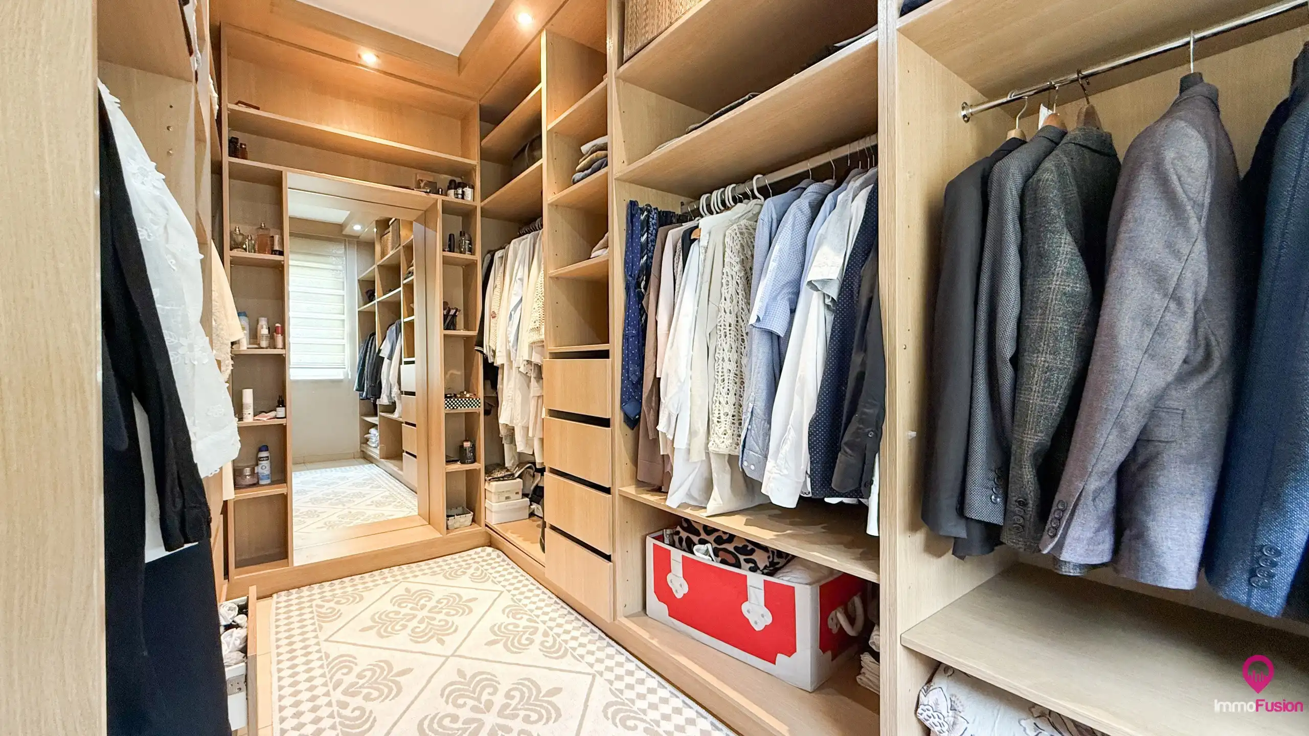 Ruime woning van 285m² met 5 slpks en apart bureel ruimte!  foto 29