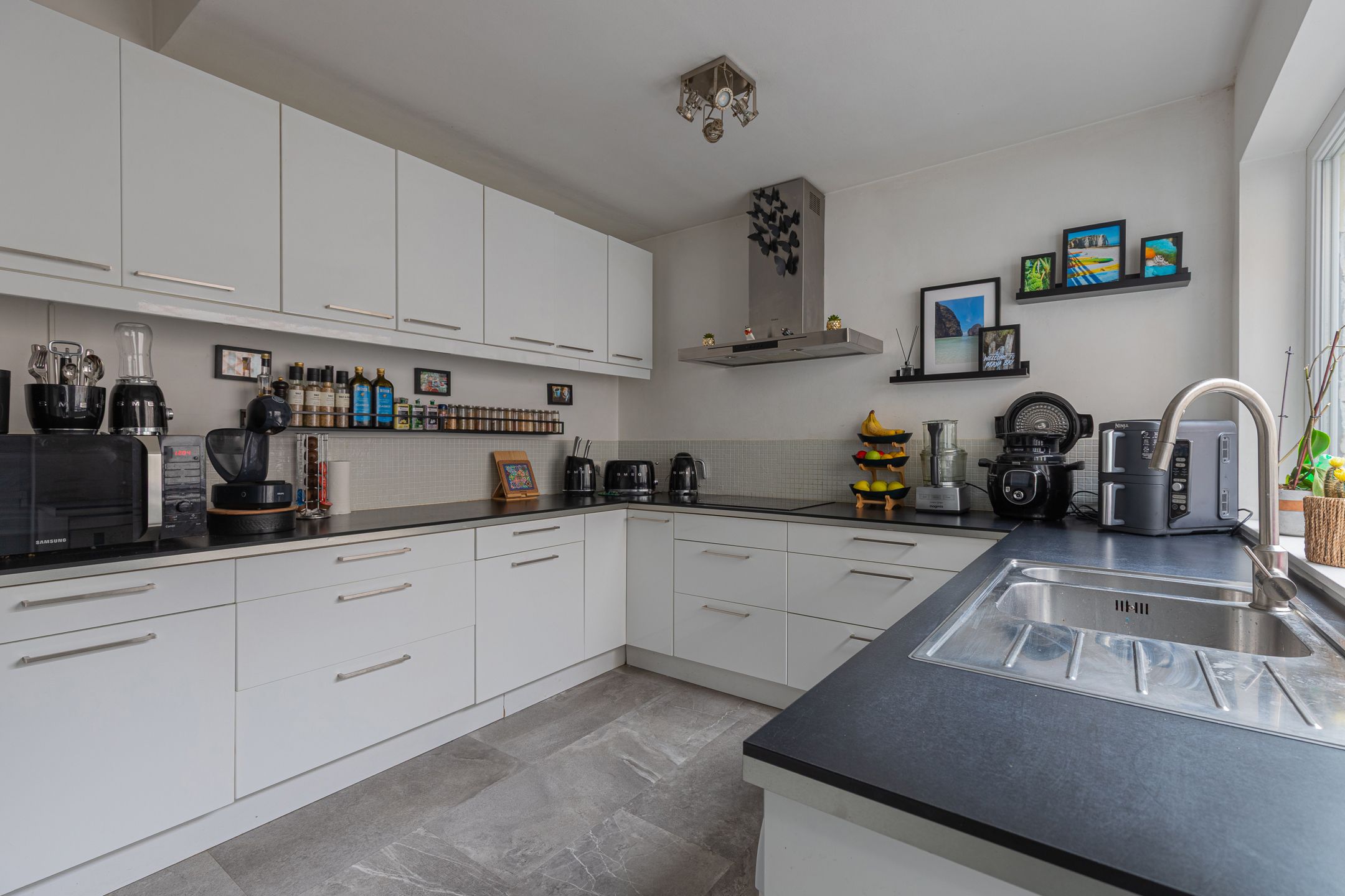 RONSE - Charmante gezinswoning met 4 slaapkamers en tuin foto 7