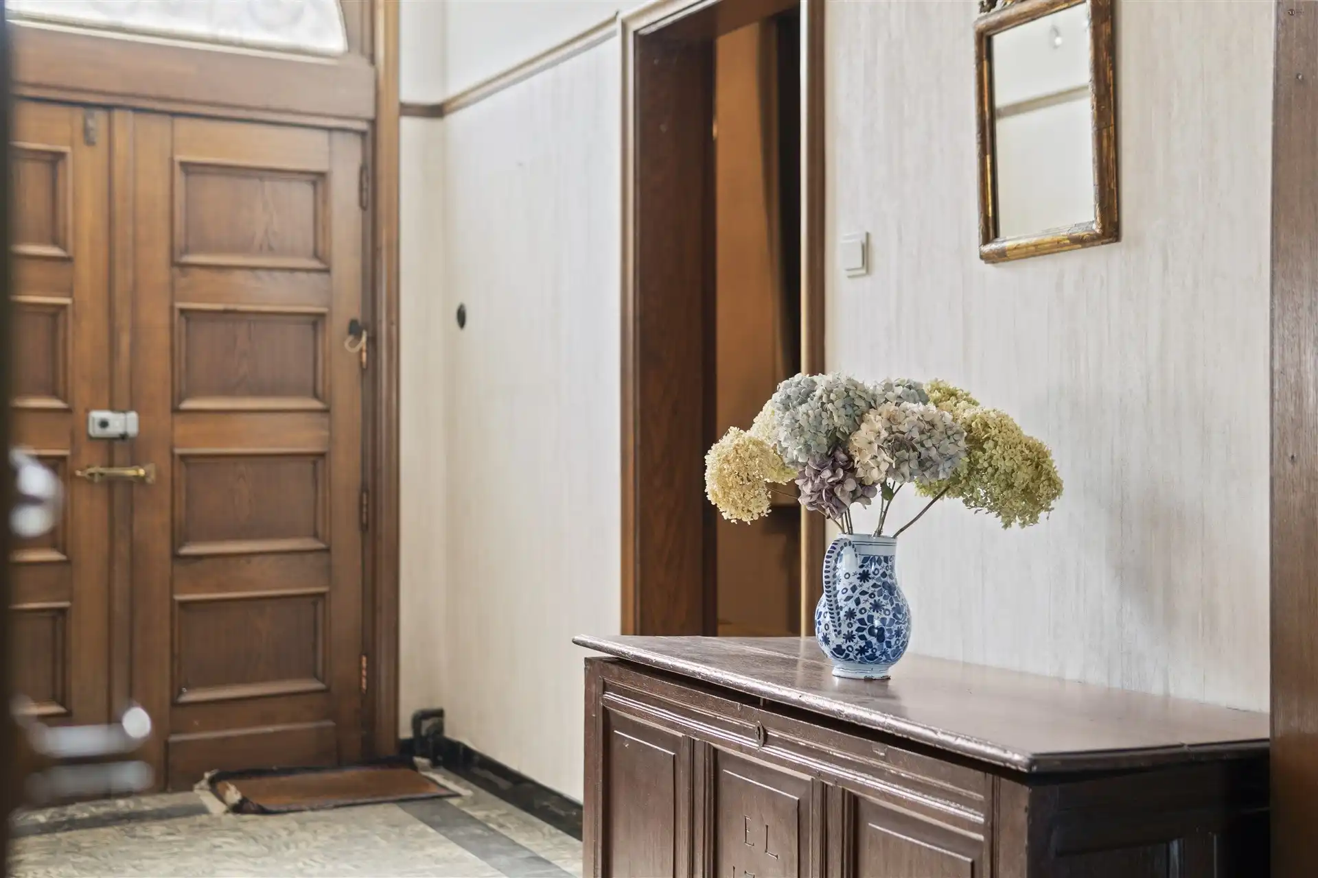 Voormalige dokterswoning, zeer unieke woning mt grote oppervlakten foto 32