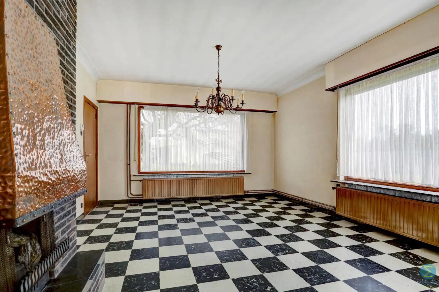 Te renoveren woning met potentieel, 4 ruime slpks op 898m² foto 5