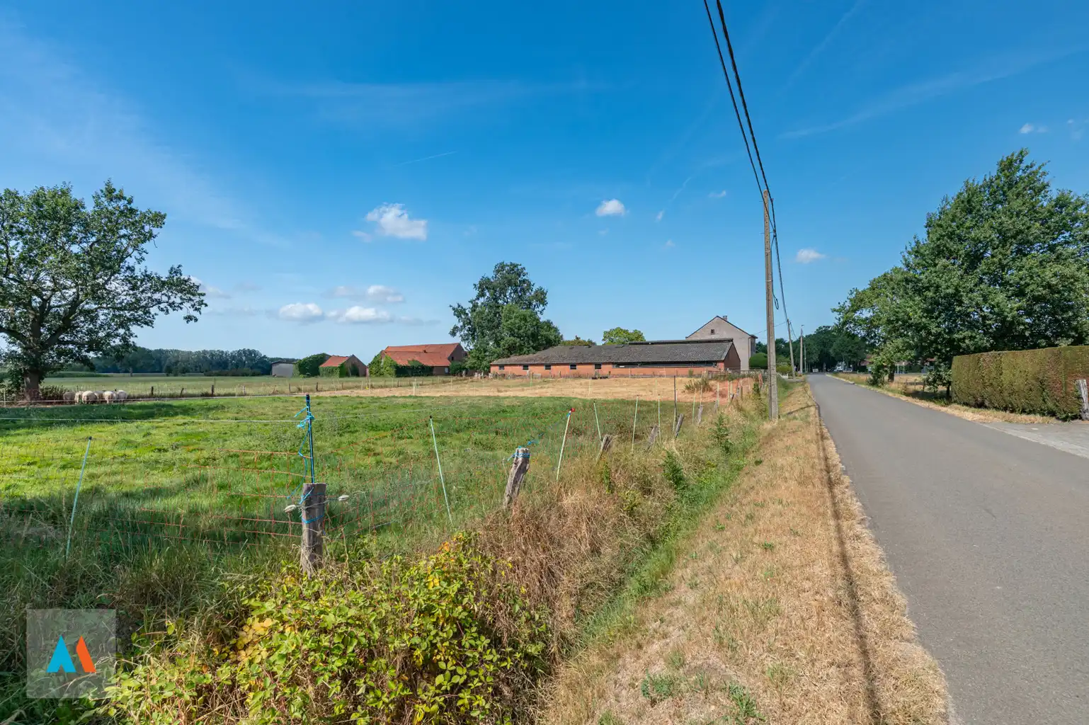 Langgevelhoeve met bijgebouwen in Loenhout foto 25