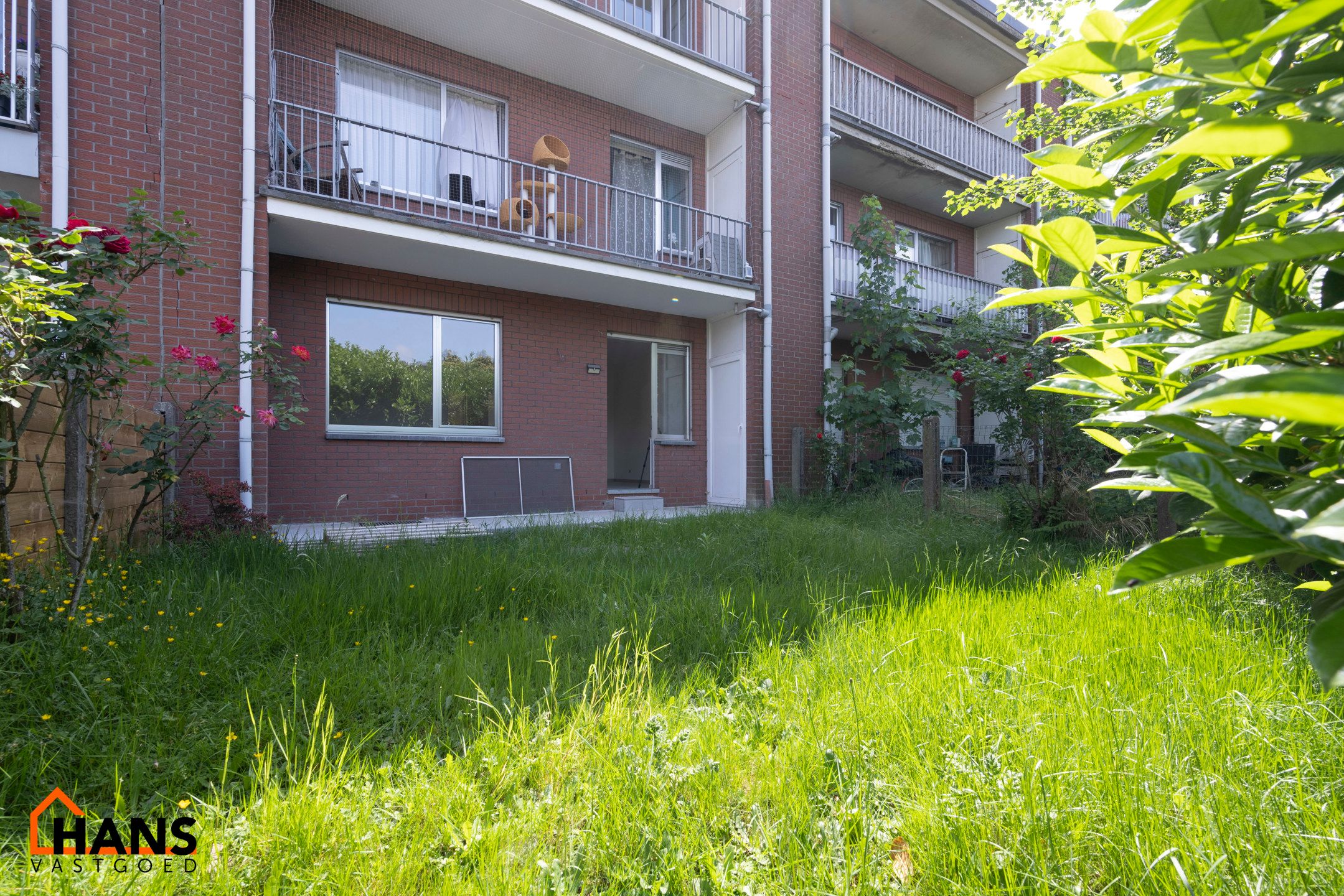 Gerenoveerd gelijkvloers appartement met tuin foto 12