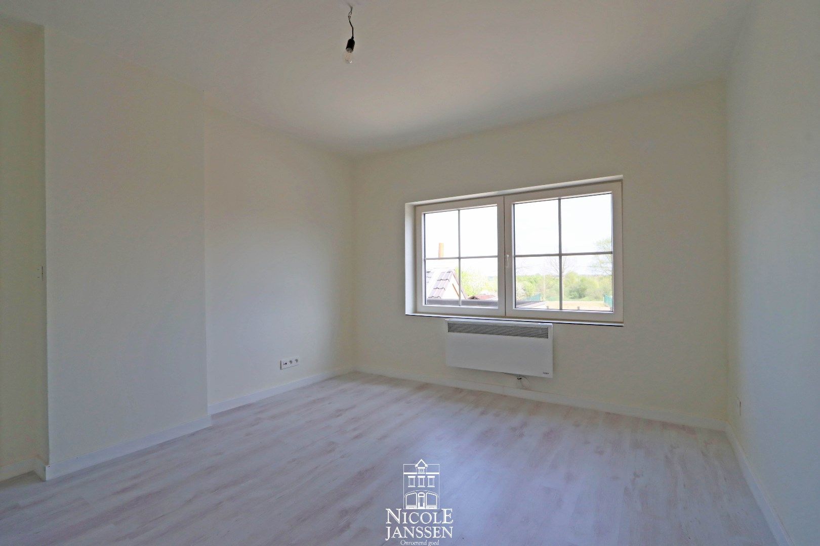 Gerenoveerd halfopen woning met 3 slaapkamers te Aldeneik te koop foto 15