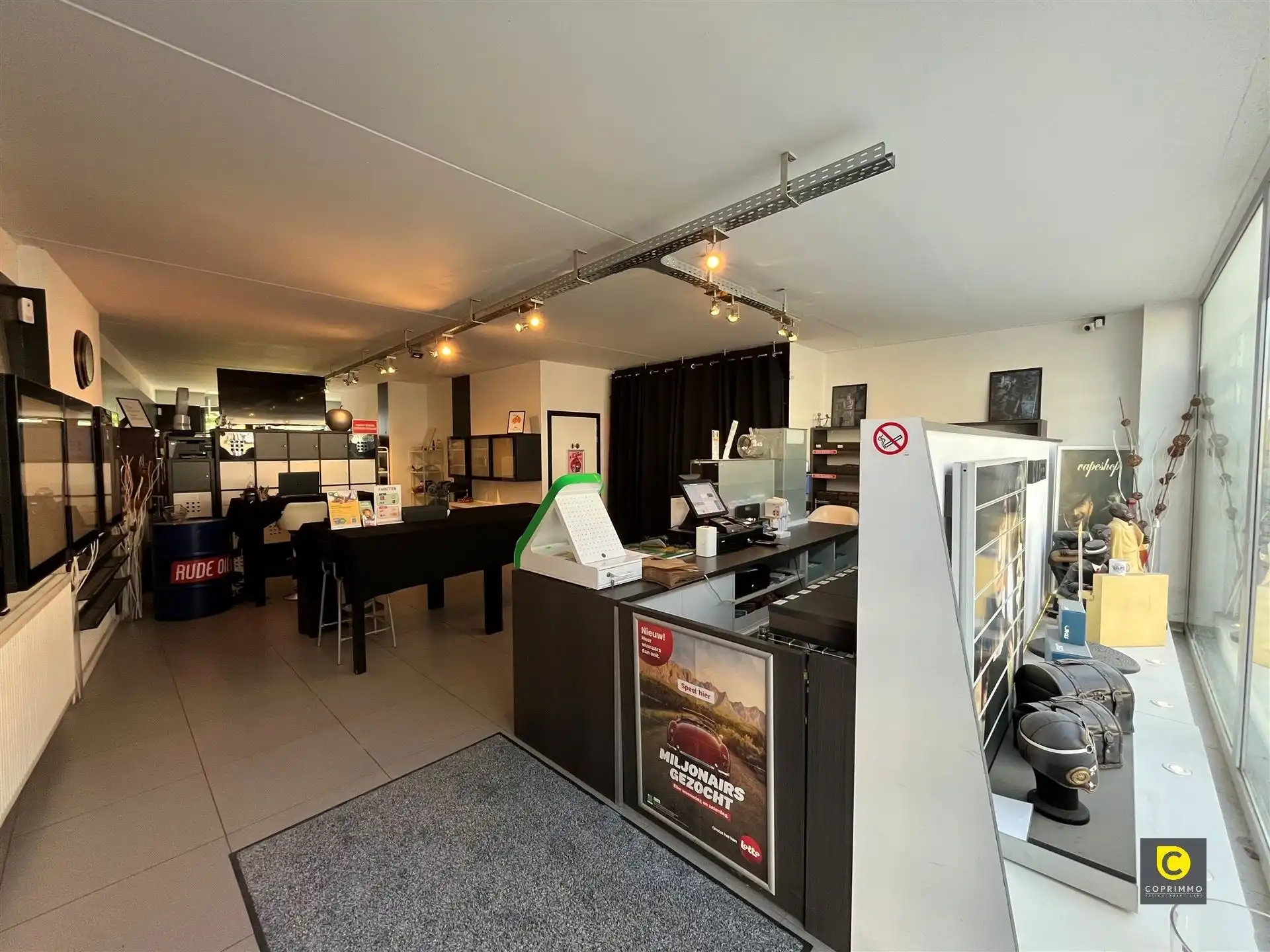 Handelsruimte met twee P foto 2