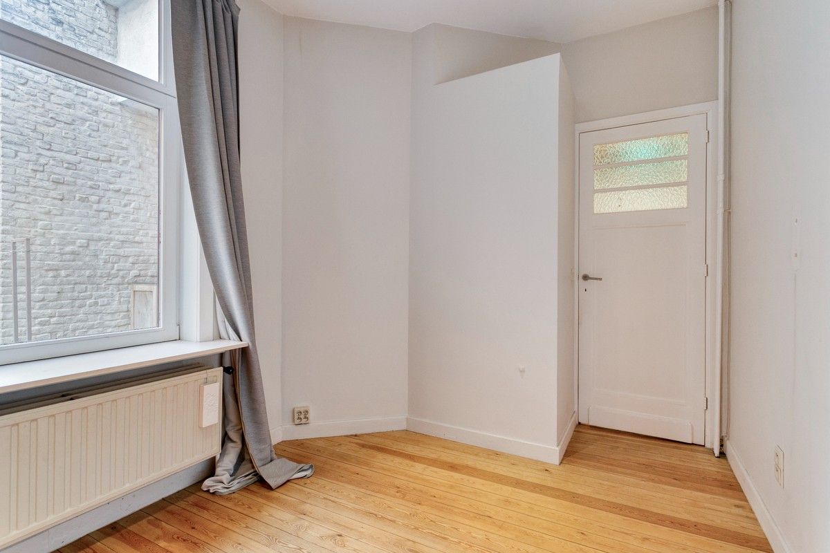 Karaktervolle interbellumwoning met buitengewoon grote garage nabij het Muinkpark in Gent foto 12