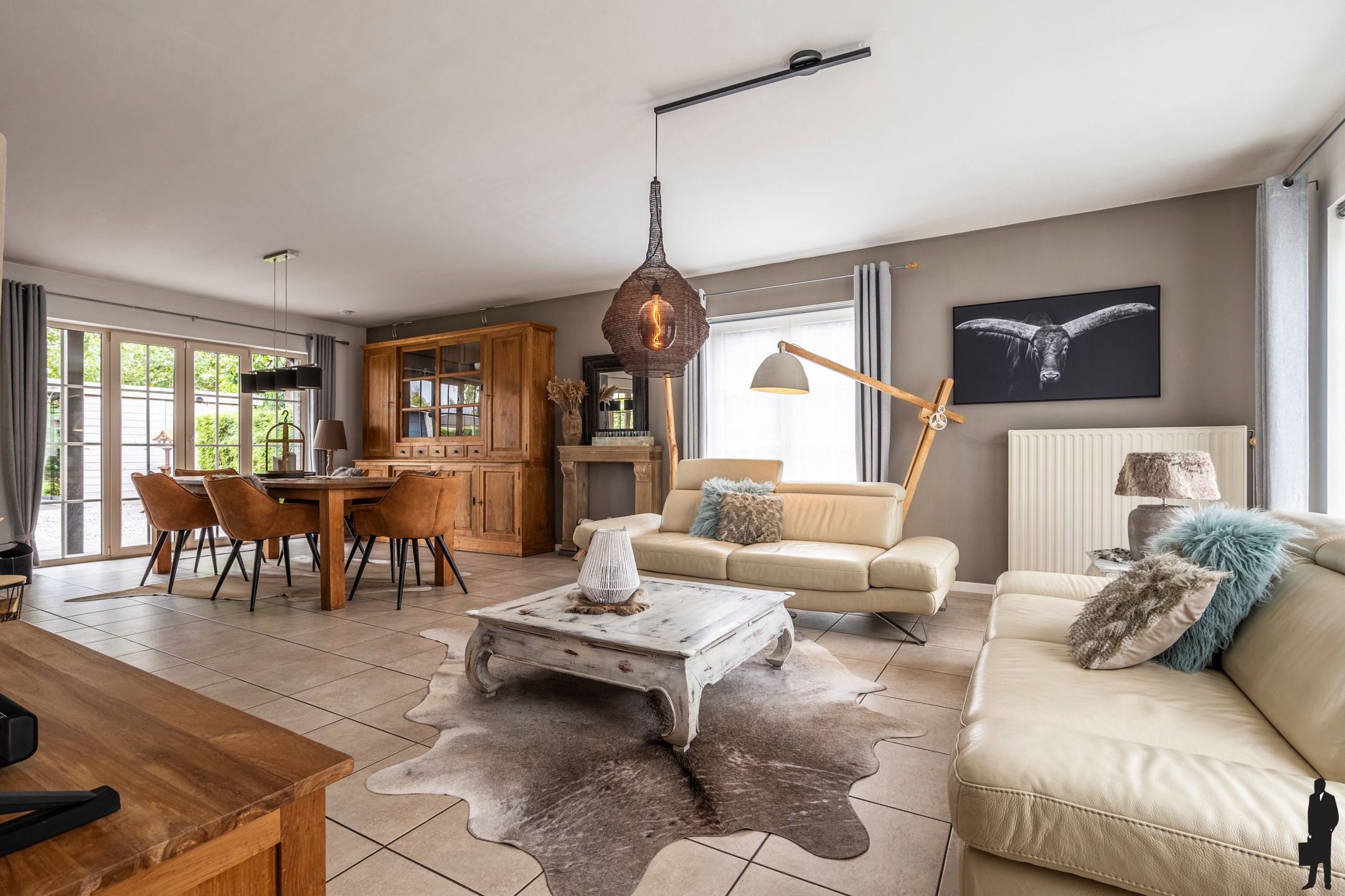 Gezinswoning met 3-4 slpks, 2 bdks op perceel van ca. 721m² foto 4
