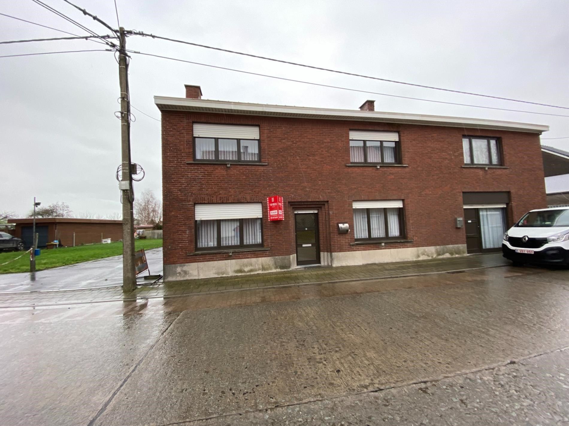 Ruime woning met 4 slaapkamer op de Vijfwegen foto {{pictureIndex}}