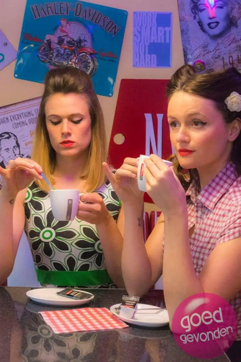 Handelsfonds - ijs en broodjesbar - parking - terras foto 13