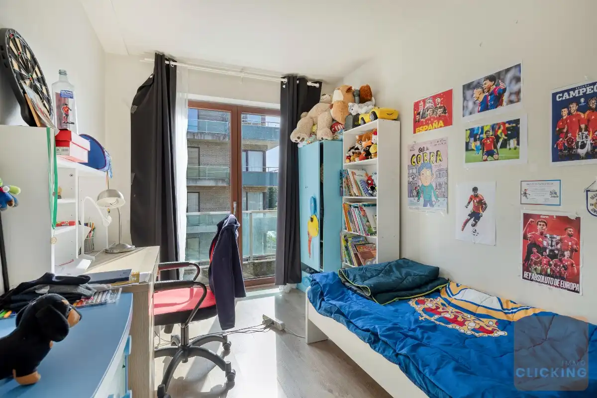 Stijlvol appartement met 2 slaapkamers en parkeerplaats foto 9