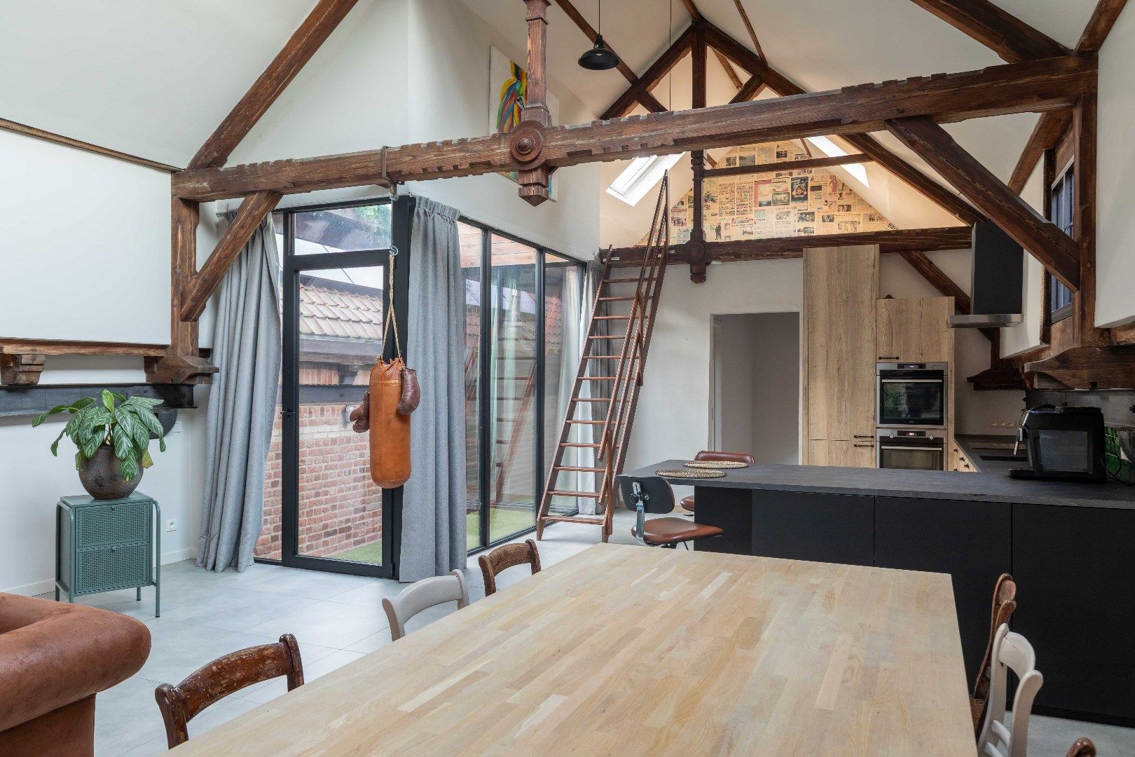 Loft, stijl en comfort in voormalig fabrieksgebouw foto 5
