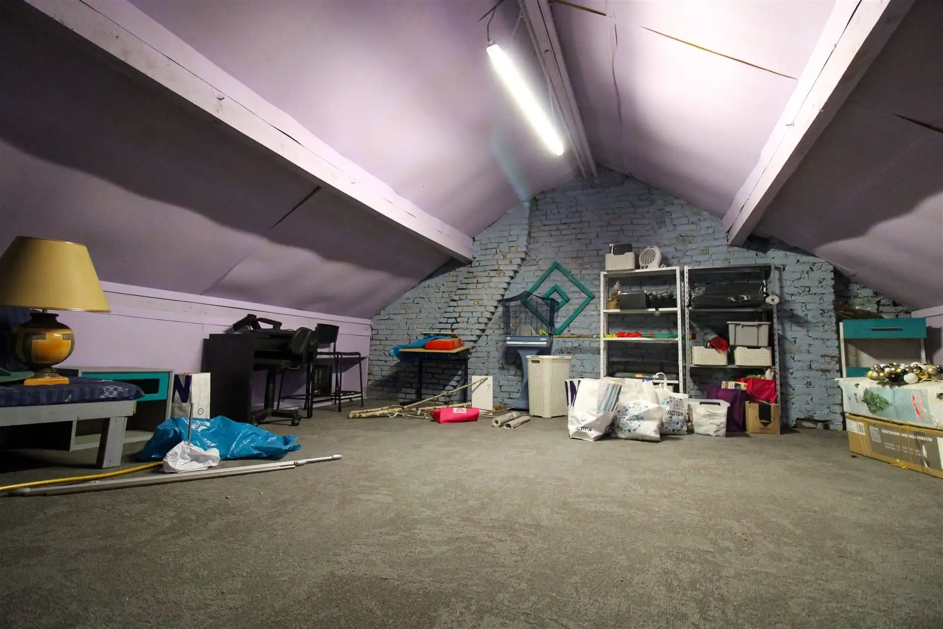 Charmante woning in Maasmechelen met 2 slaapkamers (mogelijkheid tot 3de), ruime oprit, tuin en veel potentieel, ideaal als renovatieproject! foto 11