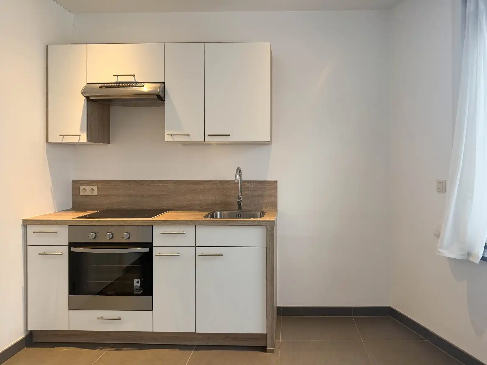 Studio + autostaanplaats te huur vlakbij Gent-Sint-Pietersstation foto 11