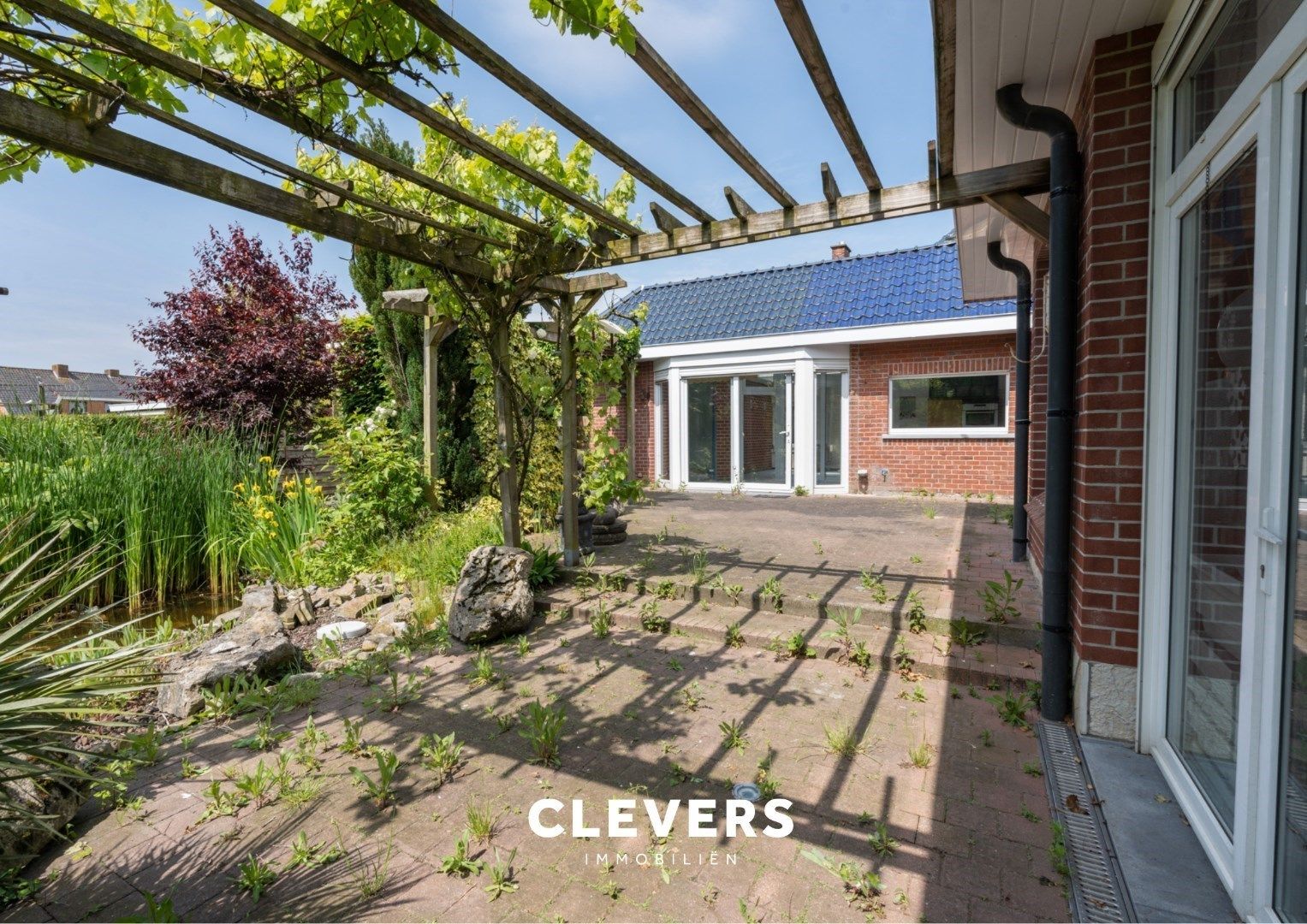Open bebouwing met atelier in doodlopende straat foto 15