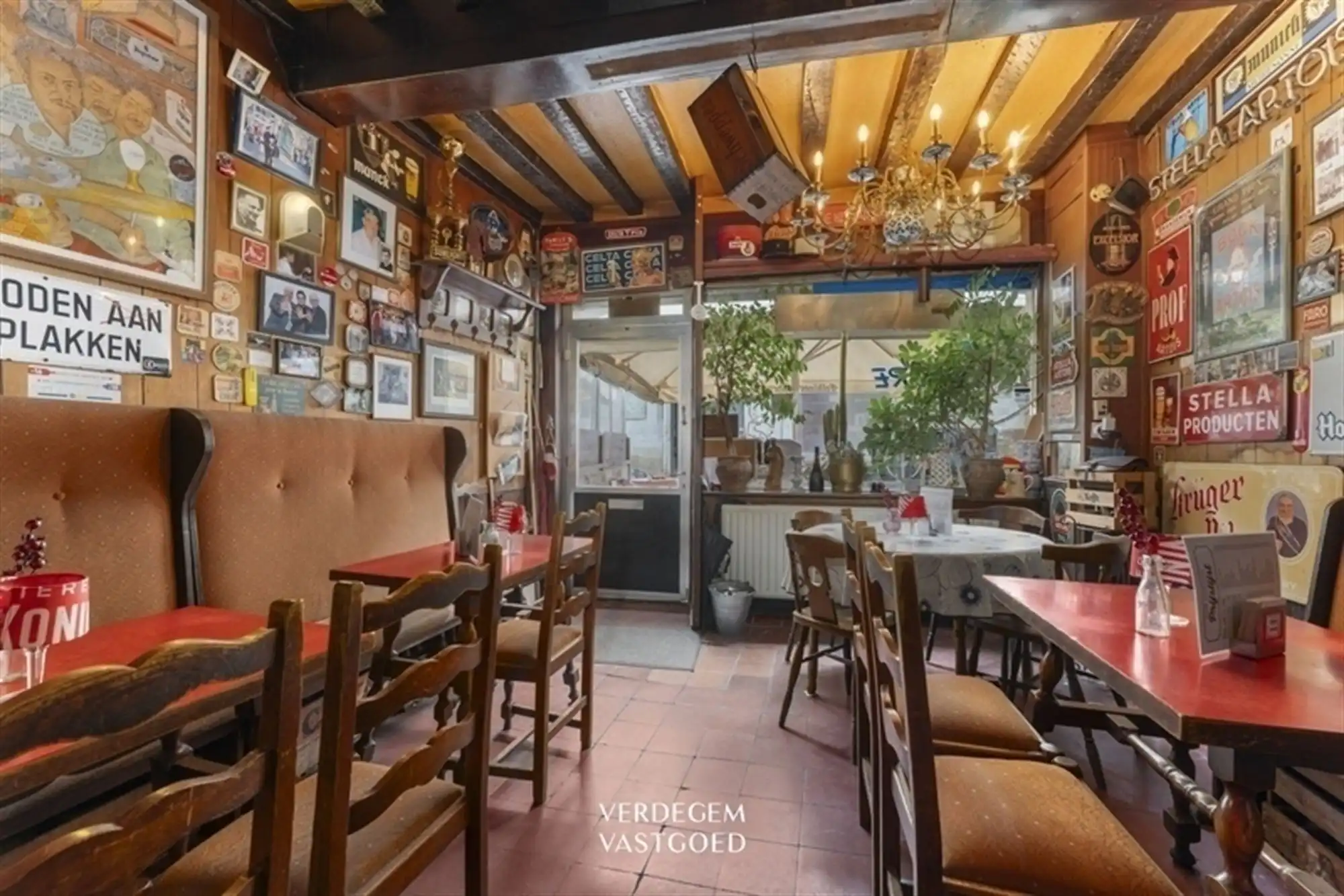Iconisch café in hartje Gent, vrij van brouwer, met woongedeelte en erkend b&b foto 5