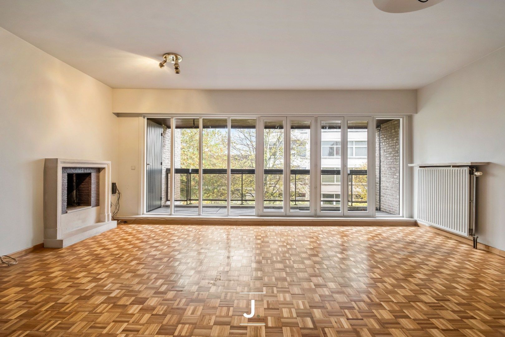 Gezellig en lichtrijk appartement te huur in hartje Kortrijk! foto 6