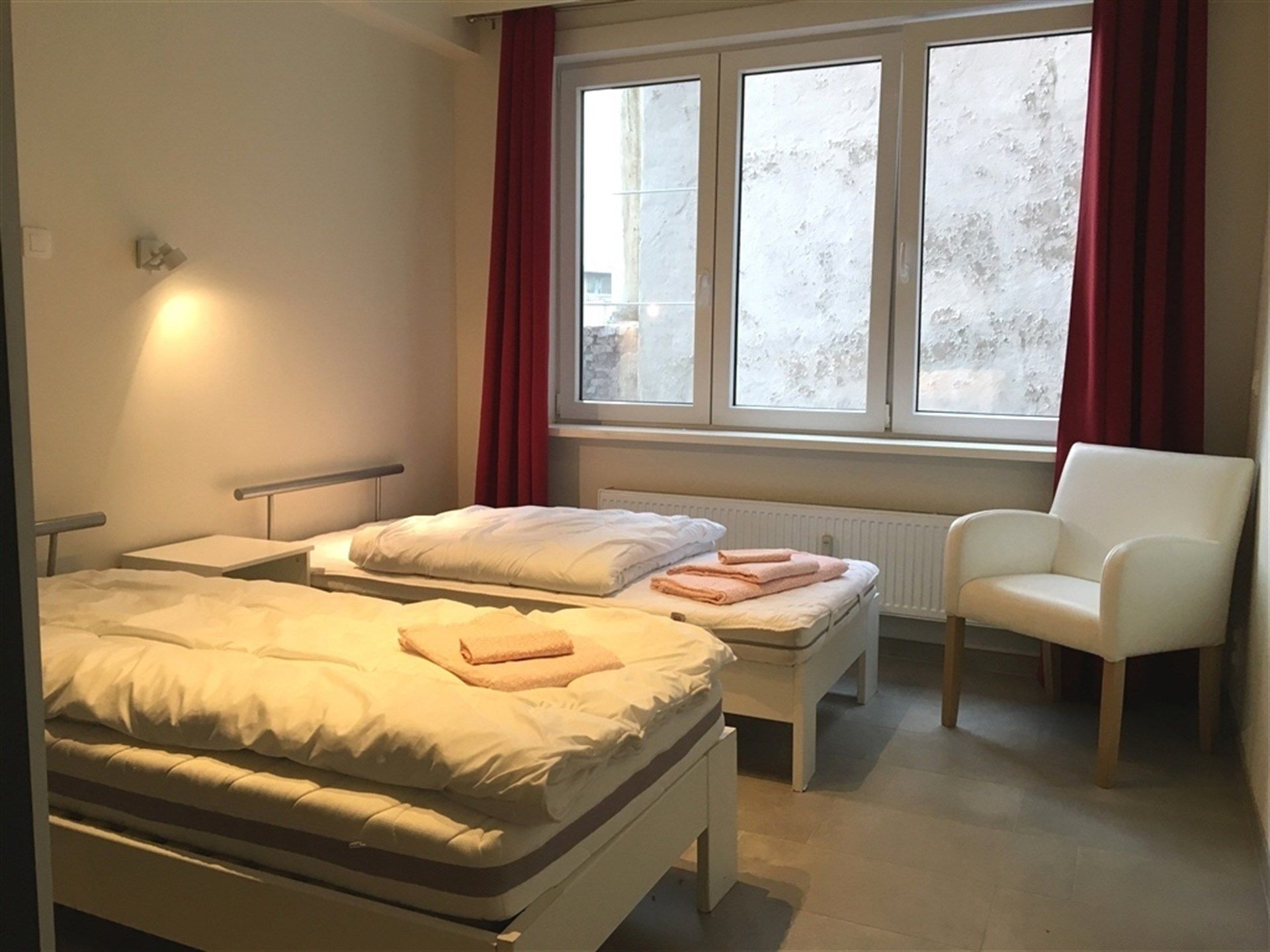 Gemeubeld appartement met 2 slaapkamers! foto 4