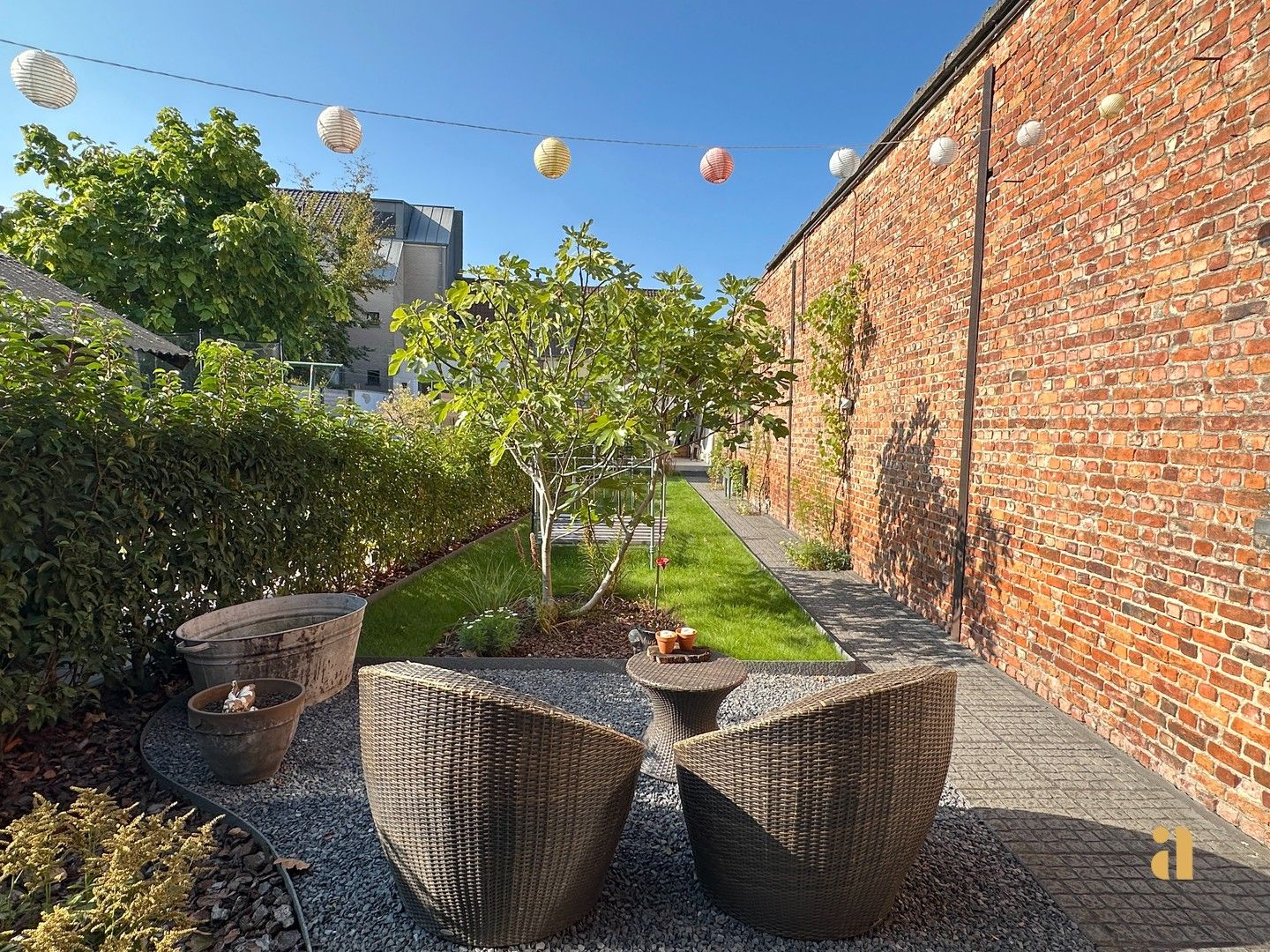 Charmante woning met een groene oase als tuin foto 9