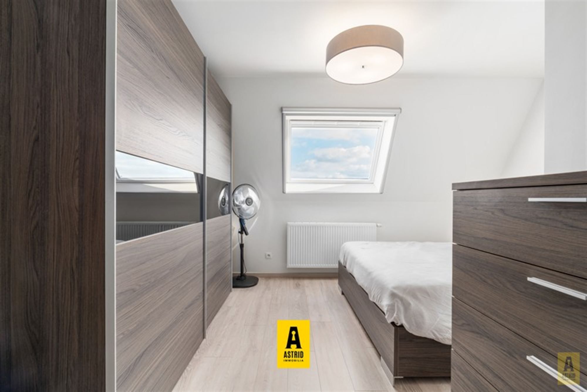 🌊 Instapklaar duplexappartement in hartje Bredene! foto 11