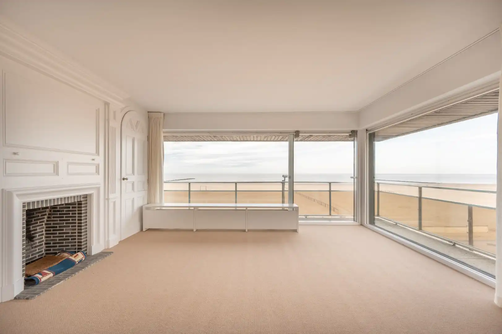 Prachtig hoekappartement te huur op de zeedijk in Duinbergen met frontaal zeezicht foto 2