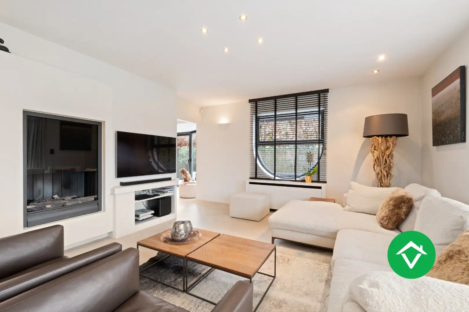 Stijlvolle alleenstaande villa met luxueus interieur en vier slaapkamers te Roeselare foto 5