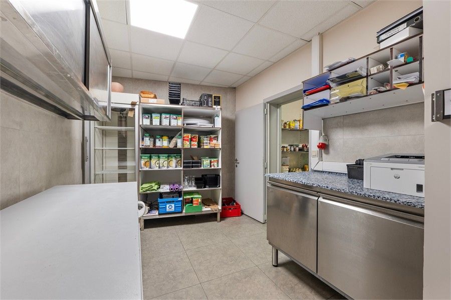 KNAPPE HANDELSRUIMTE IN HET CENTRUM VAN SINT-TRUIDEN foto 14