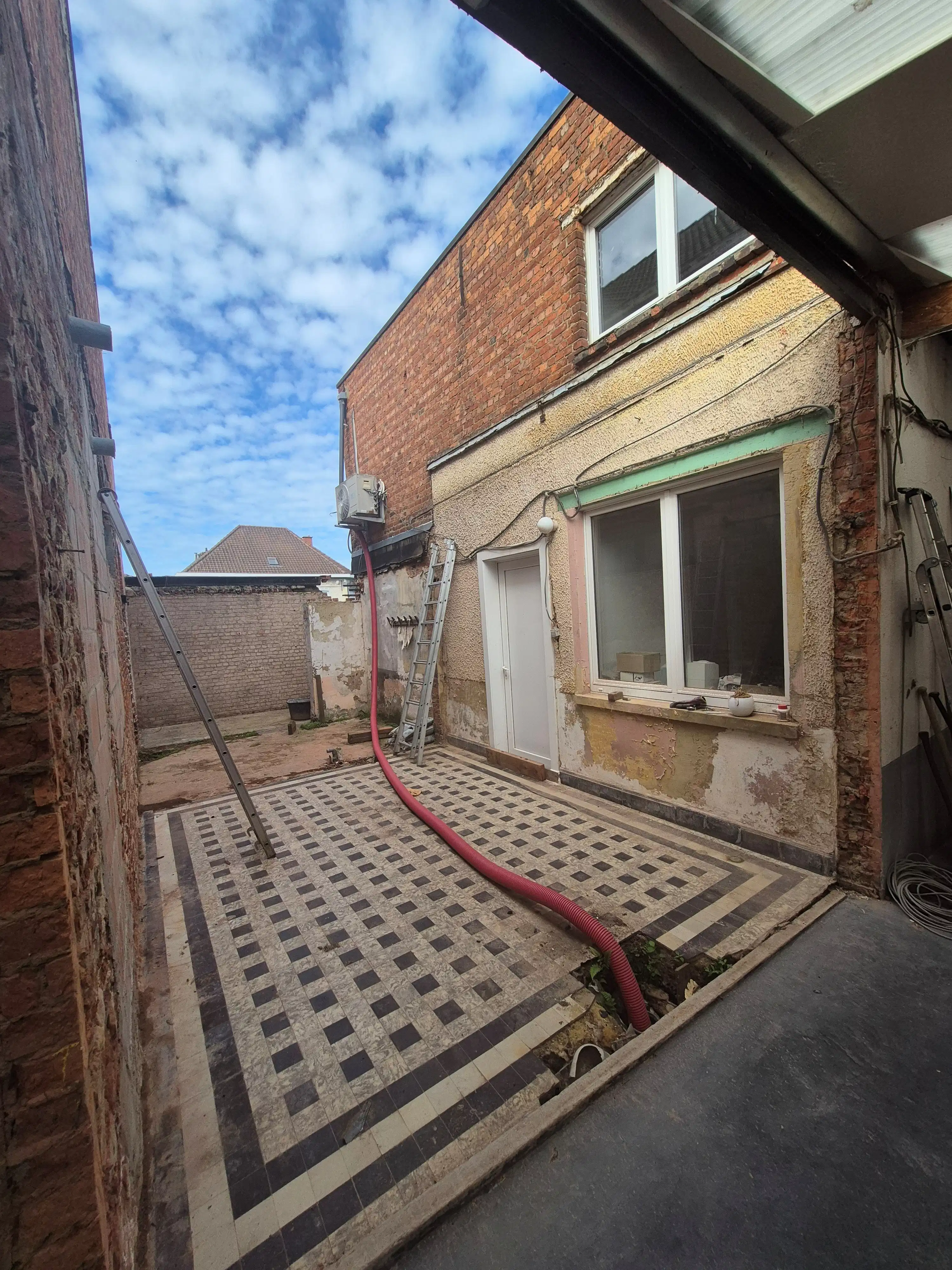 Solide woning met mogelijkheden foto 20