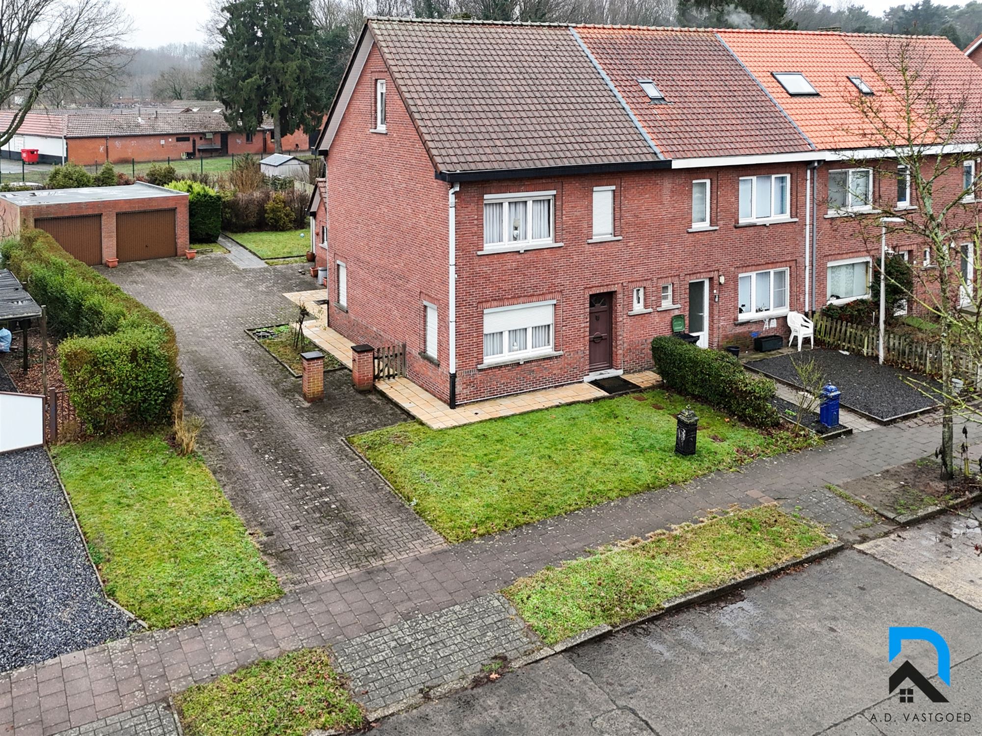 Mooie woning met tuin nabij het centrum foto {{pictureIndex}}