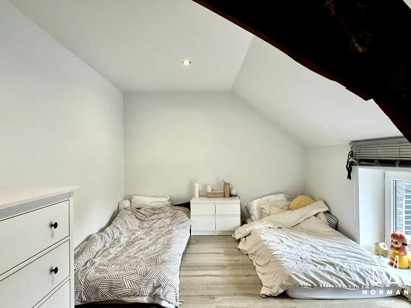 Woning met 4 slaapkamers, tuin en garage te koop in centrum Kuurne! foto 13