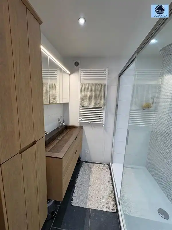 ZEER GOED GELEGEN, MOOIE WONING MET GARAGE foto 9