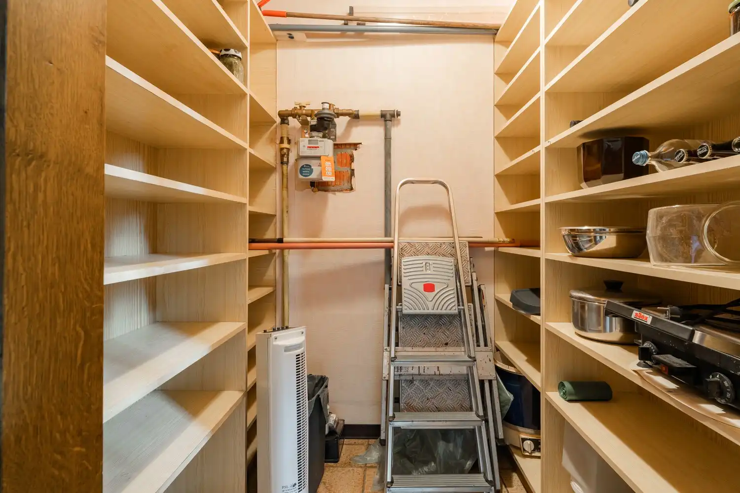 Karaktervolle woning in het centrum van Hamont met een mooi perceel grond foto 19