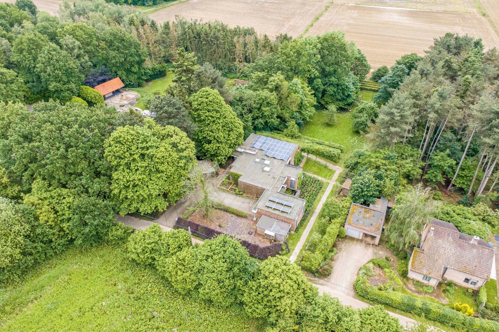 Unieke architectenwoning gelegen aan het einde van een doodlopende straat met 4 slaapkamers - EPC 194 kWh/m² - bewoonbare oppervlakte 407 m²   foto 39