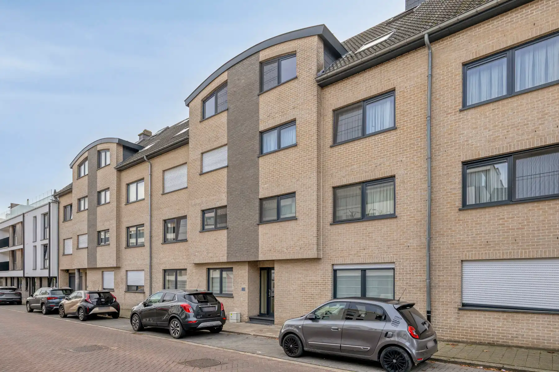 Ruim appartement met 2 slaapkamers, terras en parking  foto 16