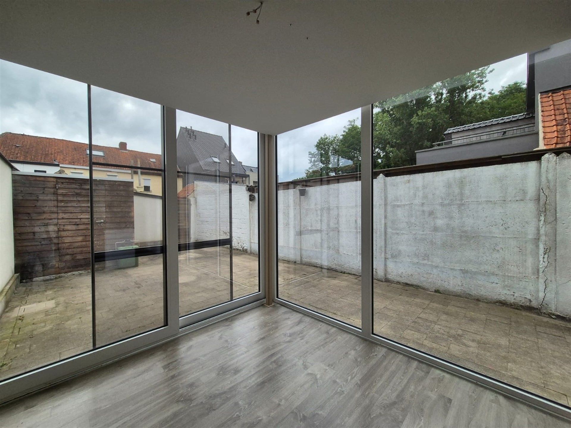 Rustig gelegen woning met 3 slaapkamers en buitenruimte. foto 11