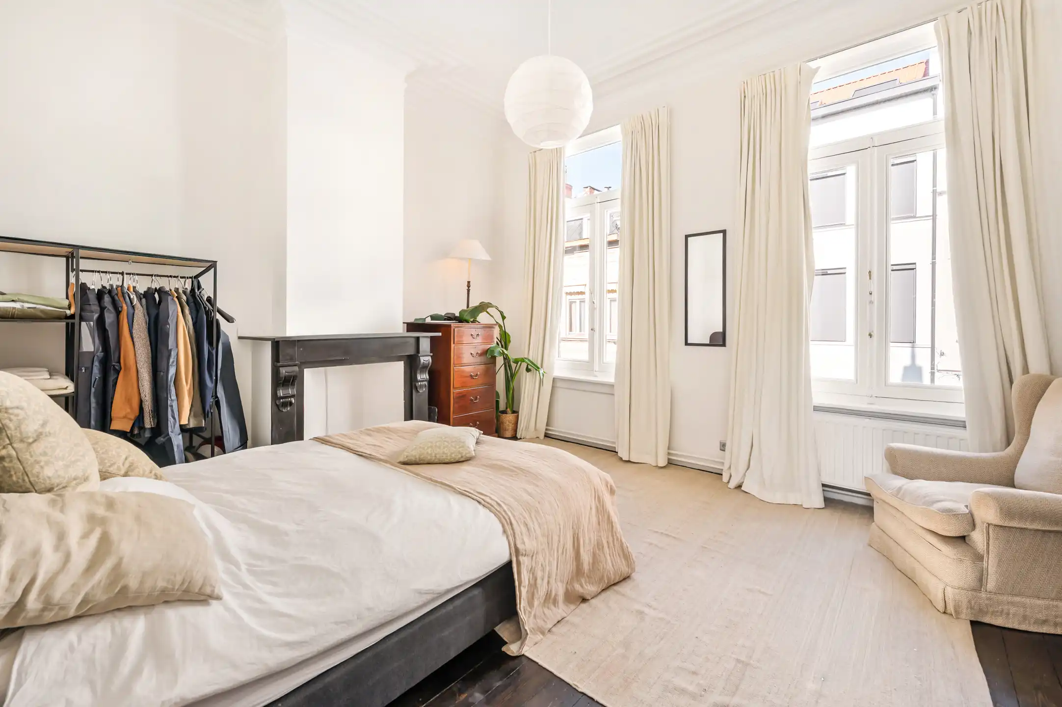 ANTWERPEN ZURENBORG - Gerenoveerd herenhuis met karakter foto 13