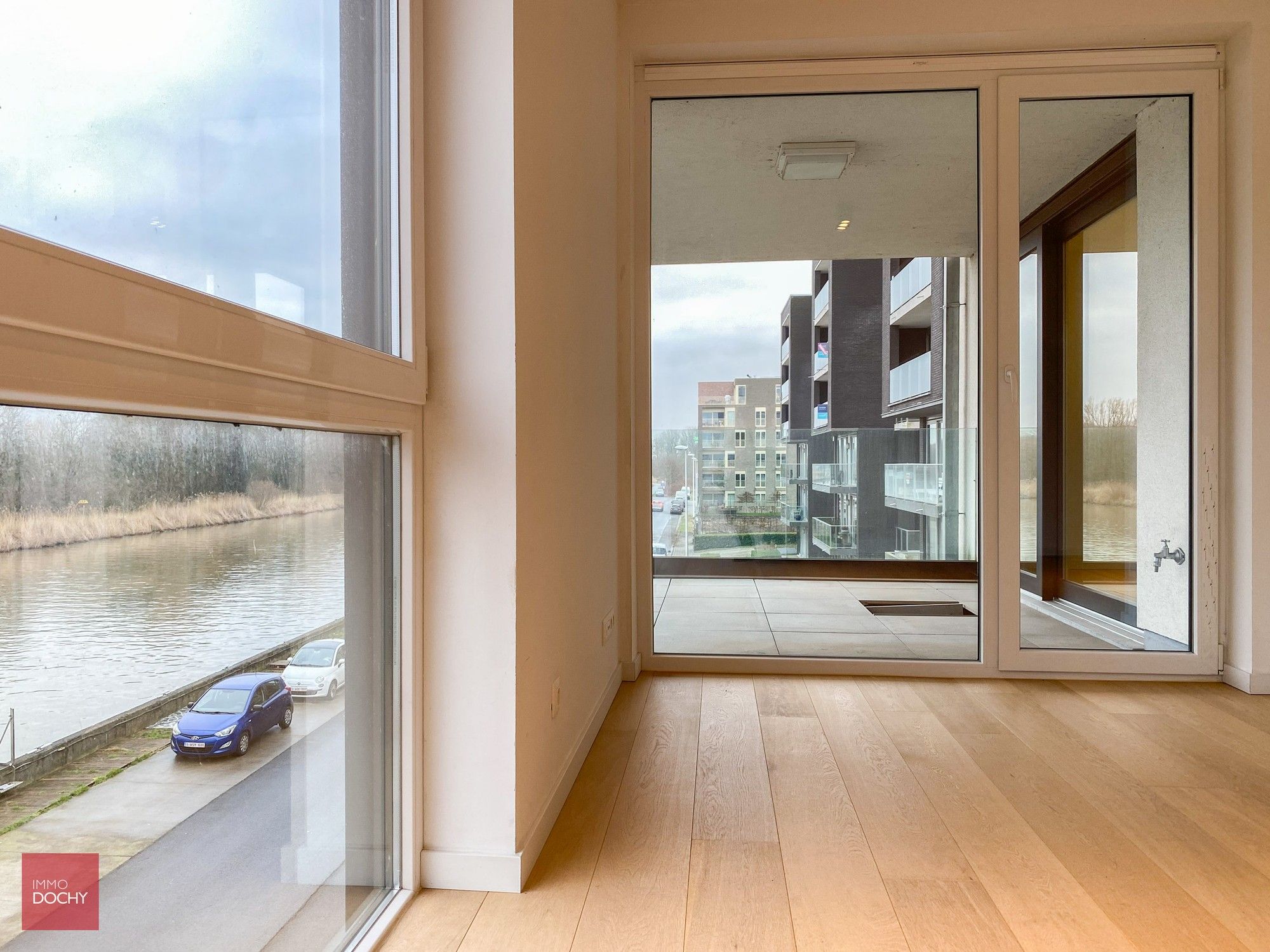 Uniek recent - appartement aan Kanaal | Zuidkaai foto {{pictureIndex}}