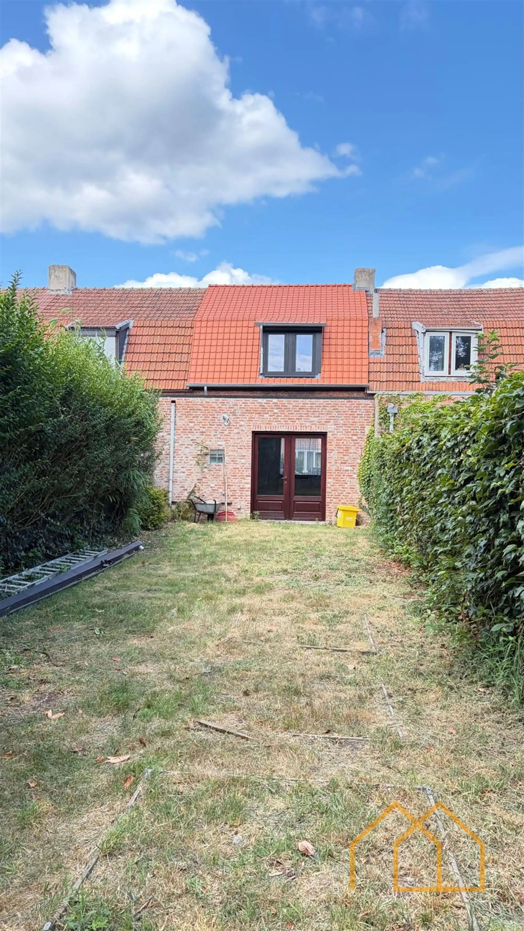Gerenoveerde rijwoning met tuin foto 2