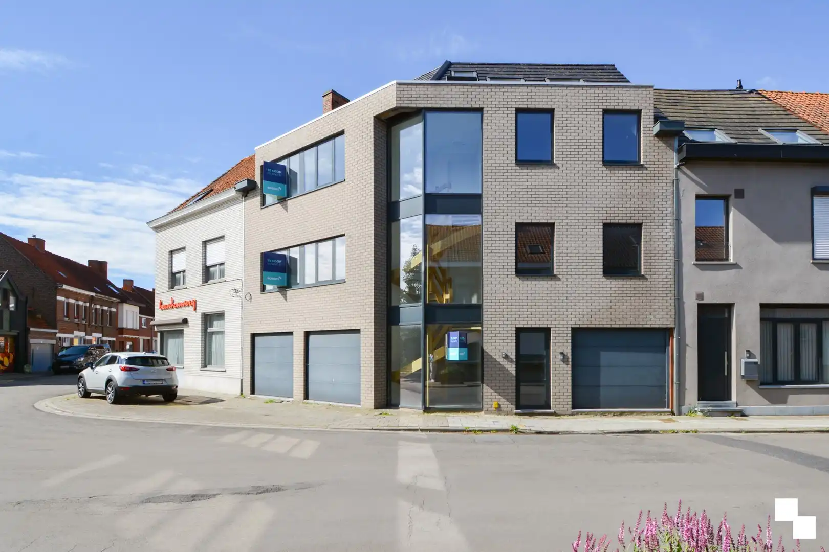 Tweeslaapkamer appartement met garage nabij het centrum van Izegem foto 32