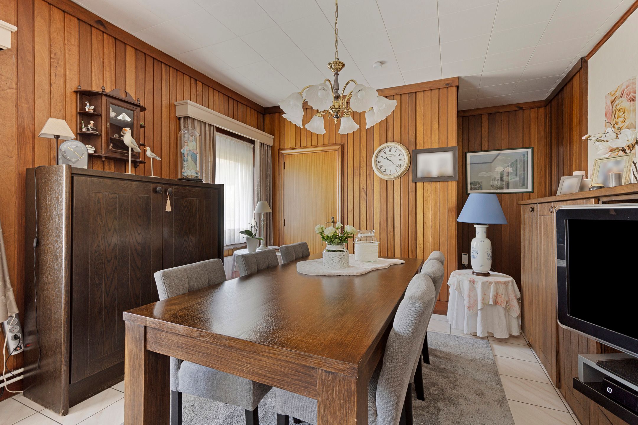 Te renoveren woning met grote garage/werkplaats op 941m² foto 6